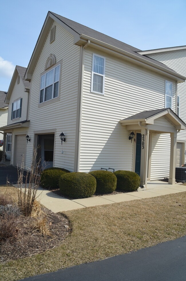 Building Photo - 2503 Dickens Dr