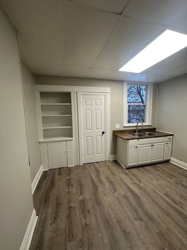 Building Photo - 142-144 Bowman St