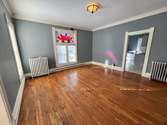 Building Photo - Beautiful Victorian home converted to one ...