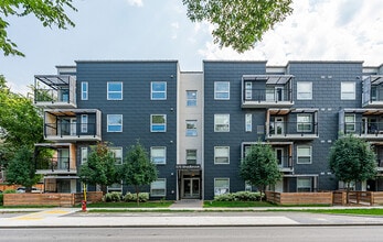 Building Photo - 570 Stradbrook