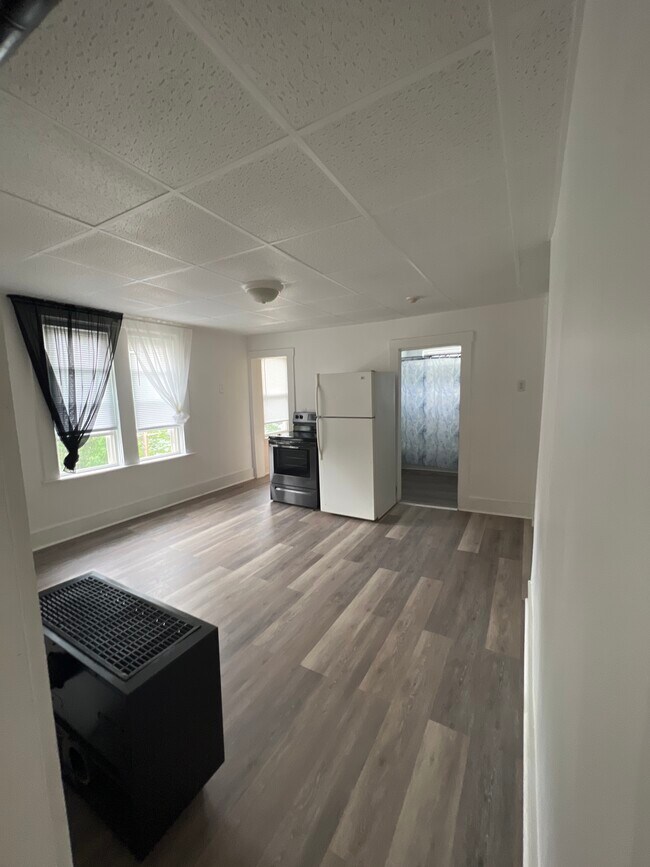 Kitchen - 231 Dulude Ave