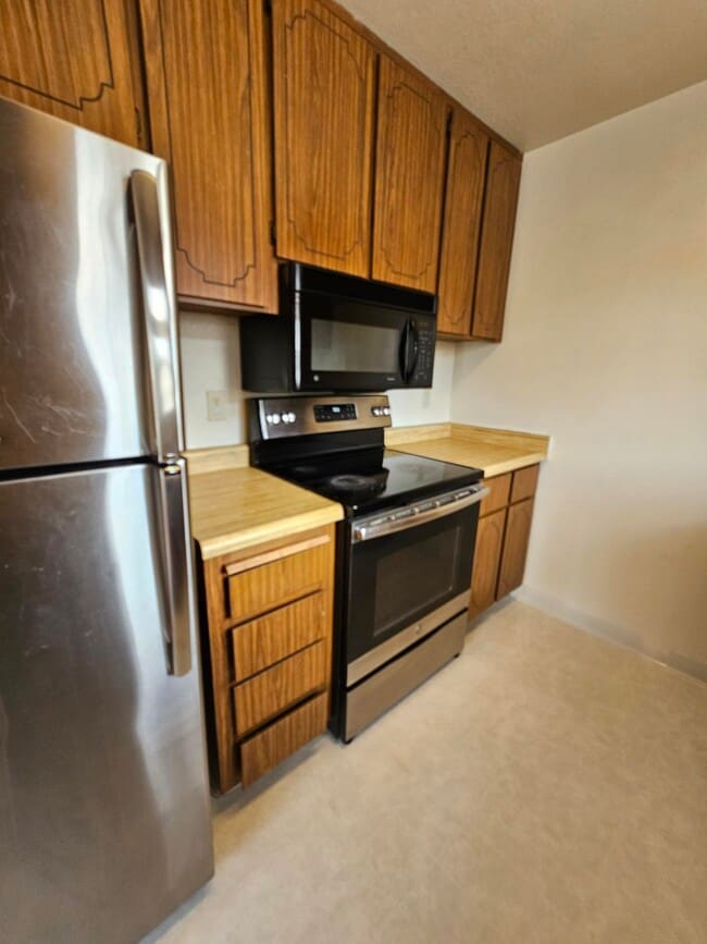 Foto del edificio - 5025 Valley Crest Dr