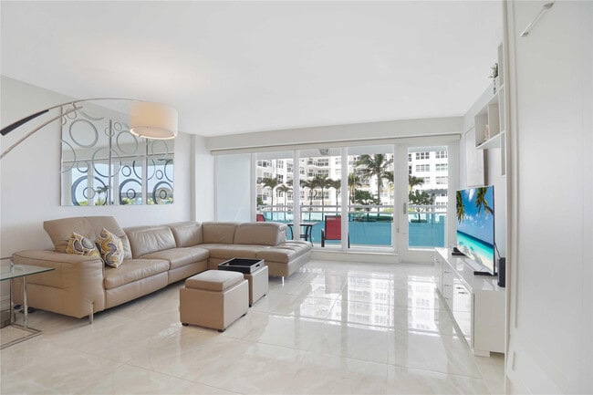 Building Photo - 3430 Galt Ocean Dr