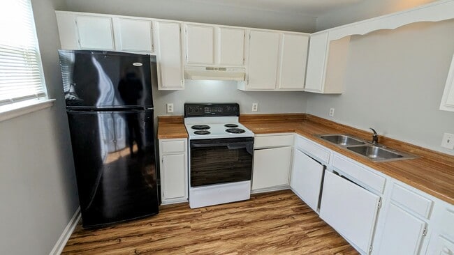 Foto del edificio - 2548 Highland Trace Dr