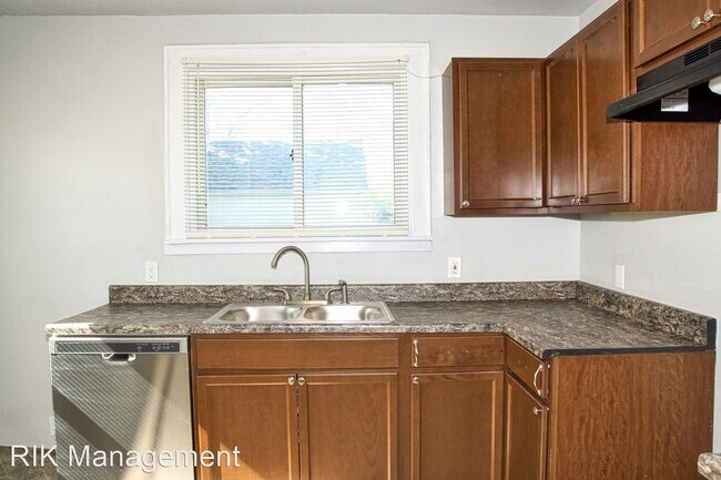 Building Photo - 4 br, 2 bath House - 42 Orchard Ave