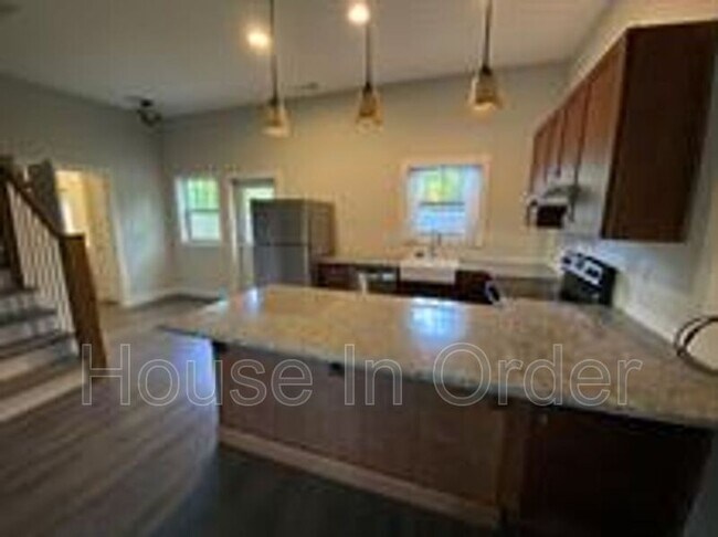 Building Photo - 30 Manatee Ct