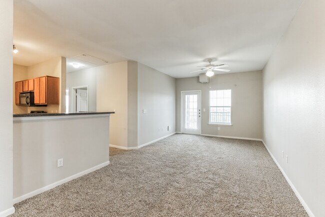 Foto del edificio - Creek Crossing Seniors