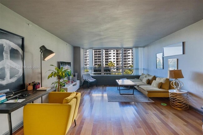 Foto del edificio - 1500 Bay Rd