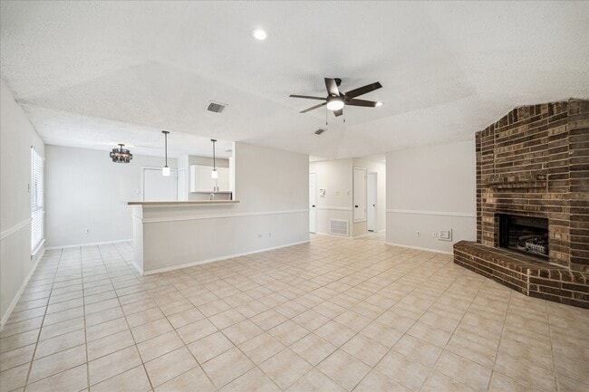 Building Photo - 24223 Spring Towne Dr