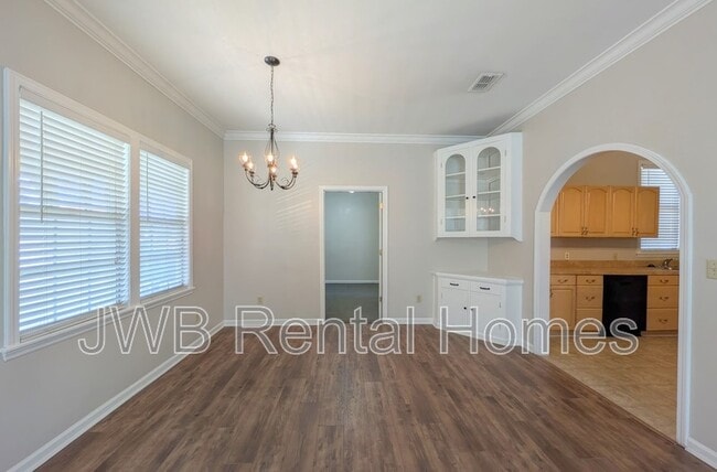 Foto del edificio - 4445 Irvington Ave