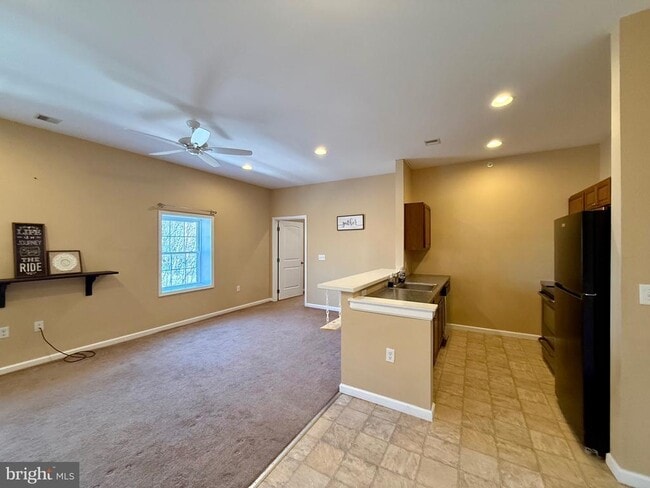 Building Photo - 2 S 3rd St