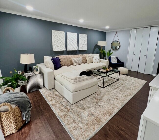 Foto del edificio - 7533 Spring Lake Dr