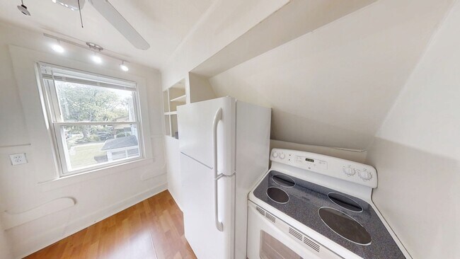 Foto del edificio - 902 Woodlawn Ave