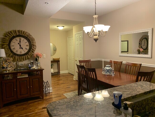 Foto del edificio - 1074 Peachtree Walk NE