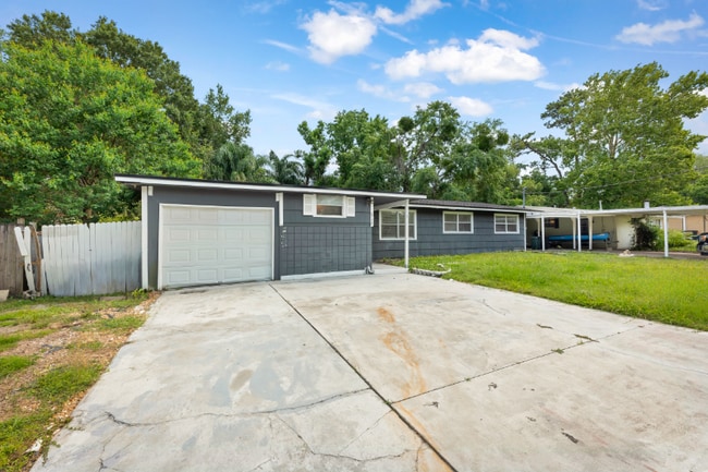 Building Photo - 6750 Snow White Dr