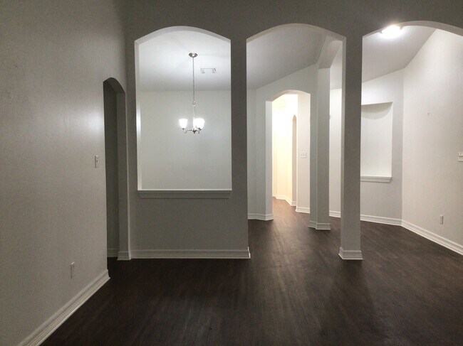 Foto del edificio - 16303 Mango Ridge Ct