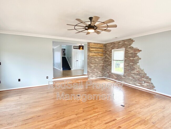 Foto del edificio - 256R Hunts Neck Rd