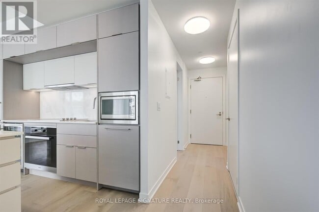 Building Photo - 185 Alberta Ave