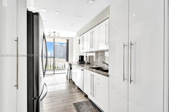 Building Photo - 3000 Island 903 Is
