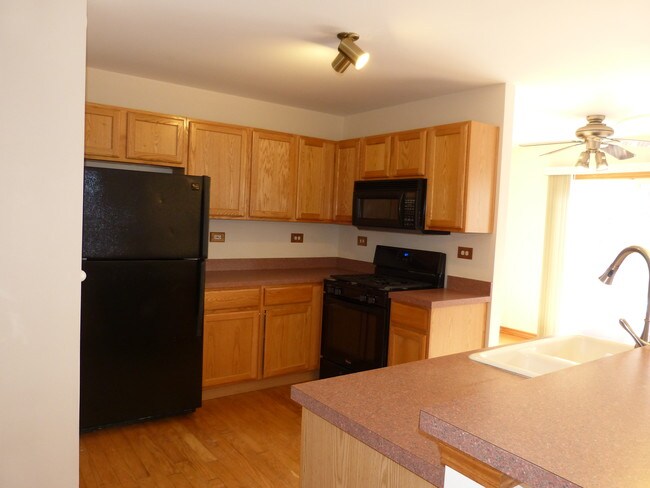 Kitchen - 16031 Tiger Dr