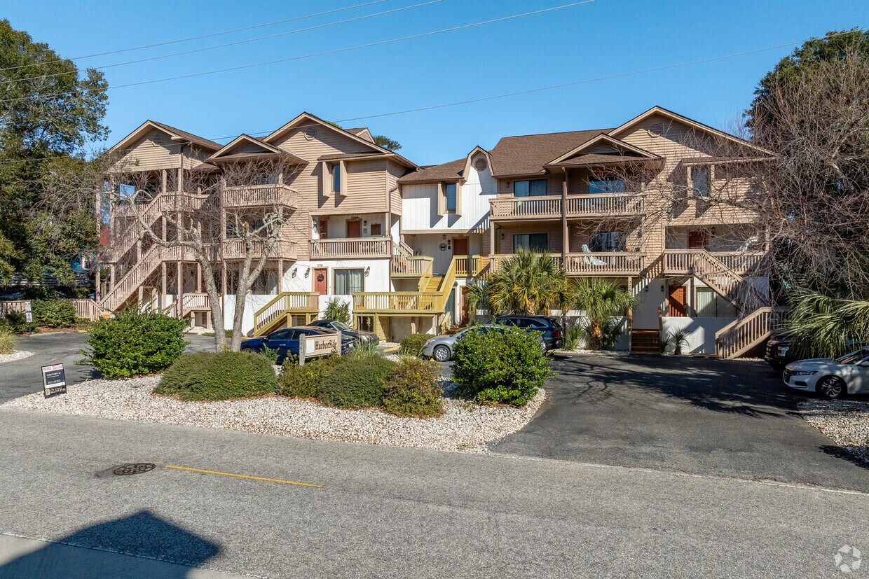 Front from road. - Harbor Side