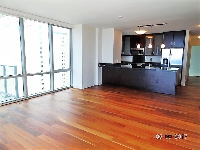 Building Photo - Waihonua at Kewalo 3BR/2BA/2PRK