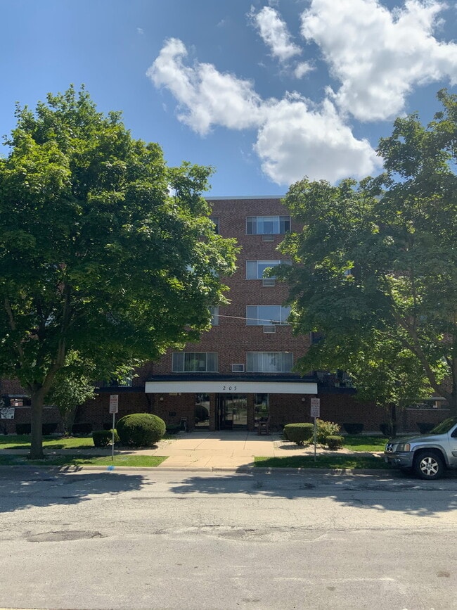 Foto del edificio - 205 W Miner St