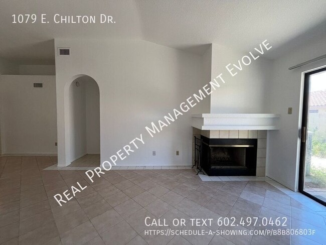 Building Photo - 1079 E Chilton Dr