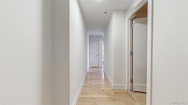 Building Photo - 64-05 Yellowstone Blvd