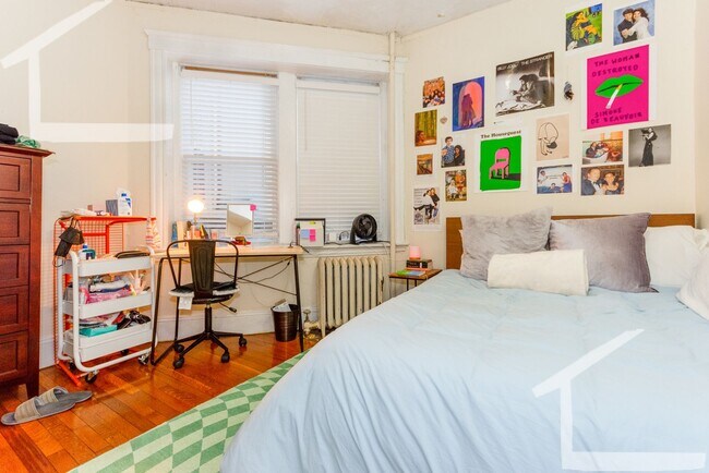 Foto del edificio - Beautiful Egmont 4 Bed available for Sept. 2026