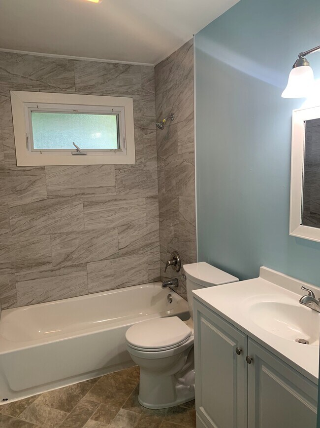 Foto del edificio - 5693 Roseworth Ct SE