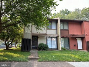 Building Photo - 2215 Cartwright Pl