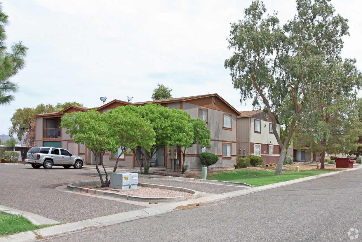 Building Photo - 9920-9940 E Birchwood Ave