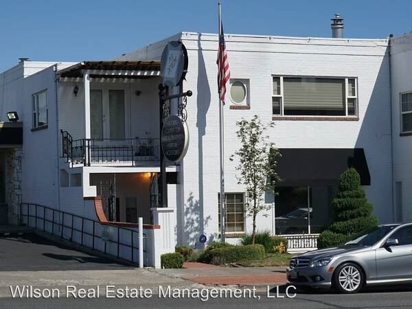 Building Photo - 807 W Yakima Ave