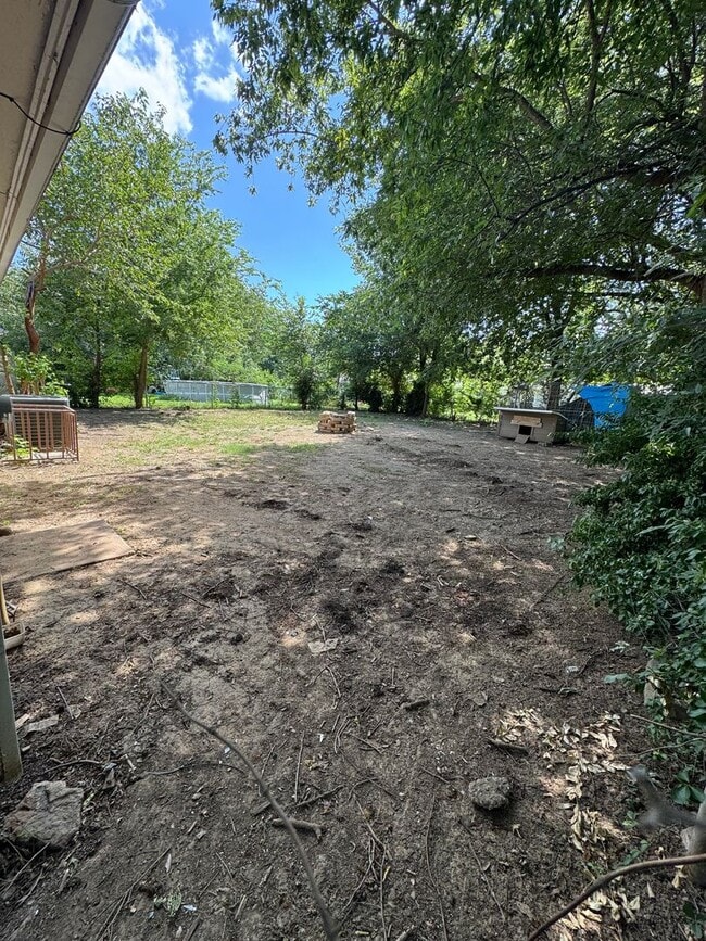 Building Photo - NEWLY RENOVATED 3 BEDROOM HOME