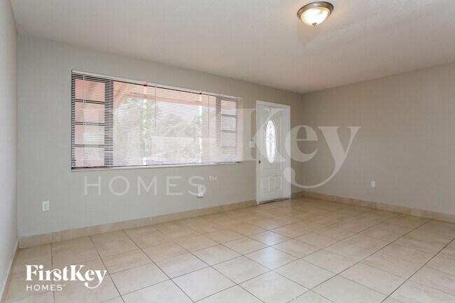 Foto del edificio - 731 NW 175th Dr