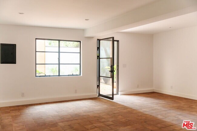 Foto del edificio - 430 N Harper Ave