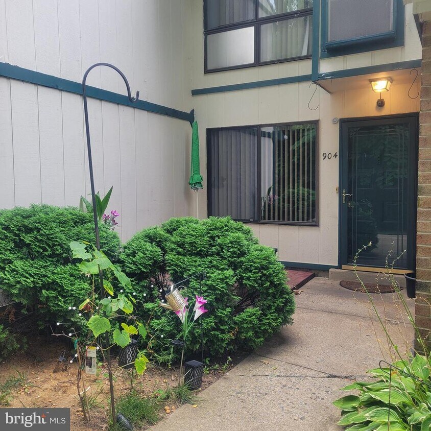 Foto principal - 904 Timber Creek Rd