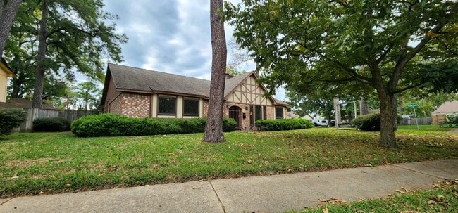 Building Photo - 5727 Arbor Vitae Dr
