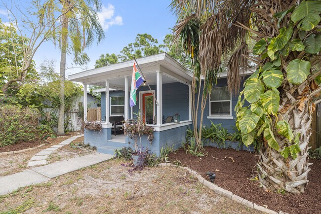 Building Photo - 2950 Freemont Terrace S