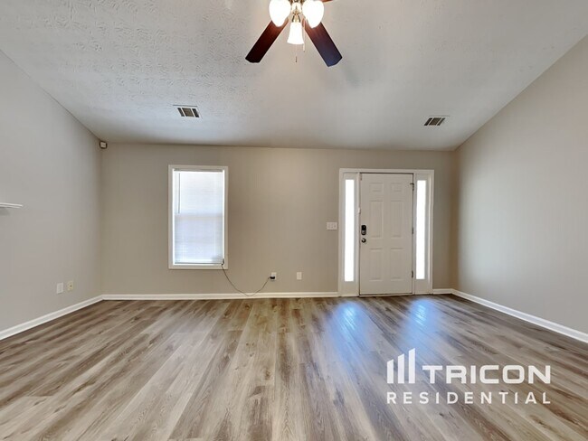 Foto del edificio - 530 Saddle Shoals Dr