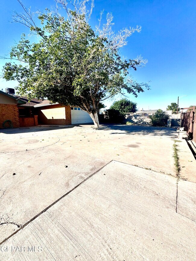 Foto del edificio - 386 McCune Rd