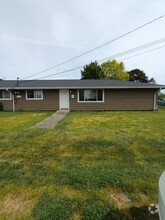 Building Photo - 50 SE Pasek St