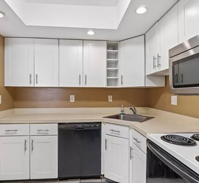 Kitchen - 2101 Rocky Point Run