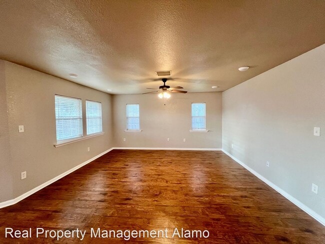 Building Photo - 3 br, 2 bath House - 691 Tamarack Drive