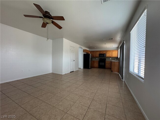 Foto del edificio - 9934 Juniper Haven Ave