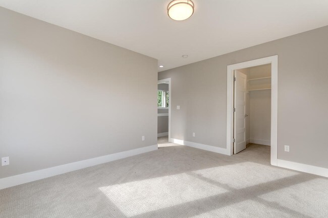 Interior Photo - Belmont Crossing