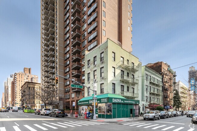 Exterior - 1435 Third Ave
