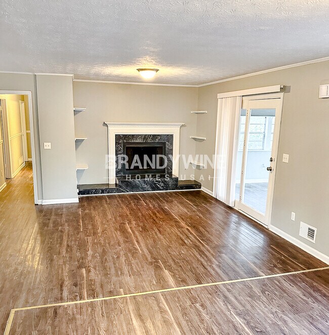 Foto del edificio - 3310 S Whisper Dr