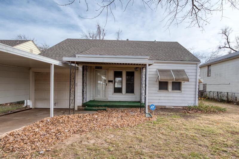 Primary Photo - 1132 St Clair Ave